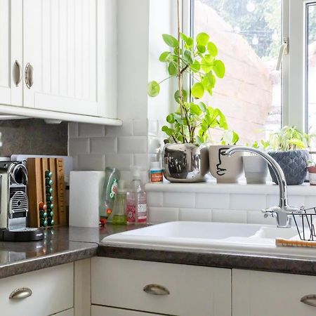 Hereford City - St Owens Terrace - Comfortable & Spacious Well Presented Three Storey House, Perfect For A Weekend Away & Exploring The City On Foot - Hosted By Rentmyhouse المظهر الخارجي الصورة