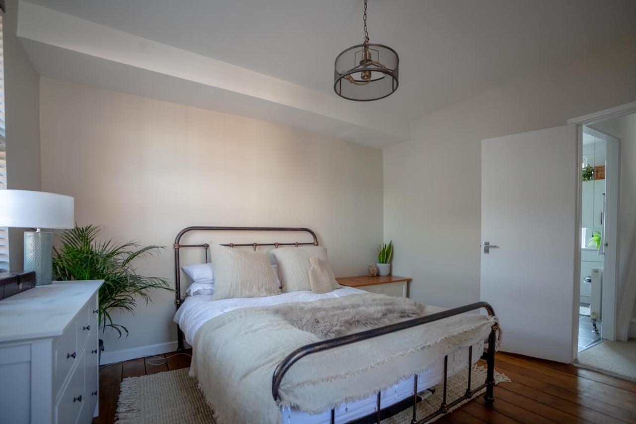 Hereford City - St Owens Terrace - Comfortable & Spacious Well Presented Three Storey House, Perfect For A Weekend Away & Exploring The City On Foot - Hosted By Rentmyhouse المظهر الخارجي الصورة
