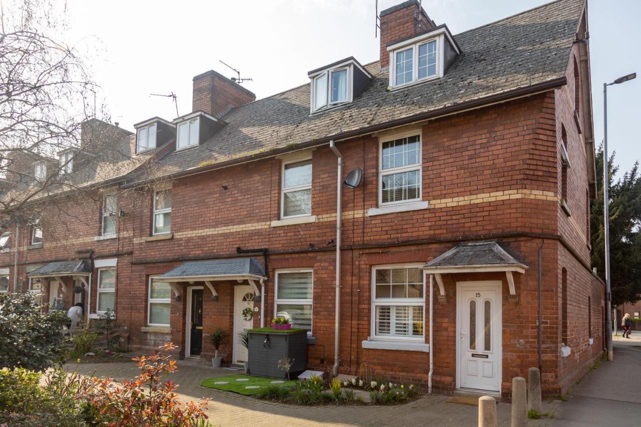 Hereford City - St Owens Terrace - Comfortable & Spacious Well Presented Three Storey House, Perfect For A Weekend Away & Exploring The City On Foot - Hosted By Rentmyhouse المظهر الخارجي الصورة