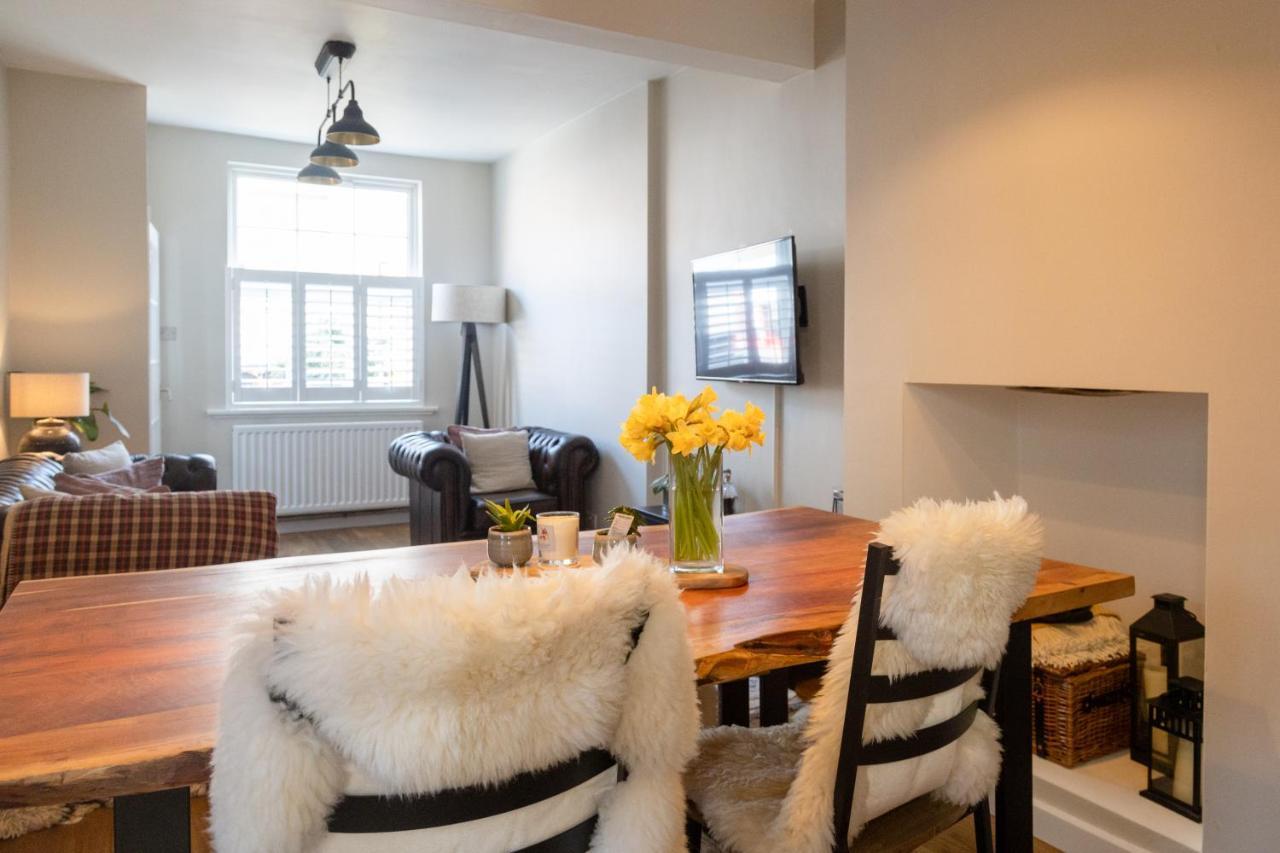 Hereford City - St Owens Terrace - Comfortable & Spacious Well Presented Three Storey House, Perfect For A Weekend Away & Exploring The City On Foot - Hosted By Rentmyhouse المظهر الخارجي الصورة
