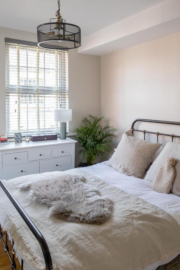 Hereford City - St Owens Terrace - Comfortable & Spacious Well Presented Three Storey House, Perfect For A Weekend Away & Exploring The City On Foot - Hosted By Rentmyhouse المظهر الخارجي الصورة