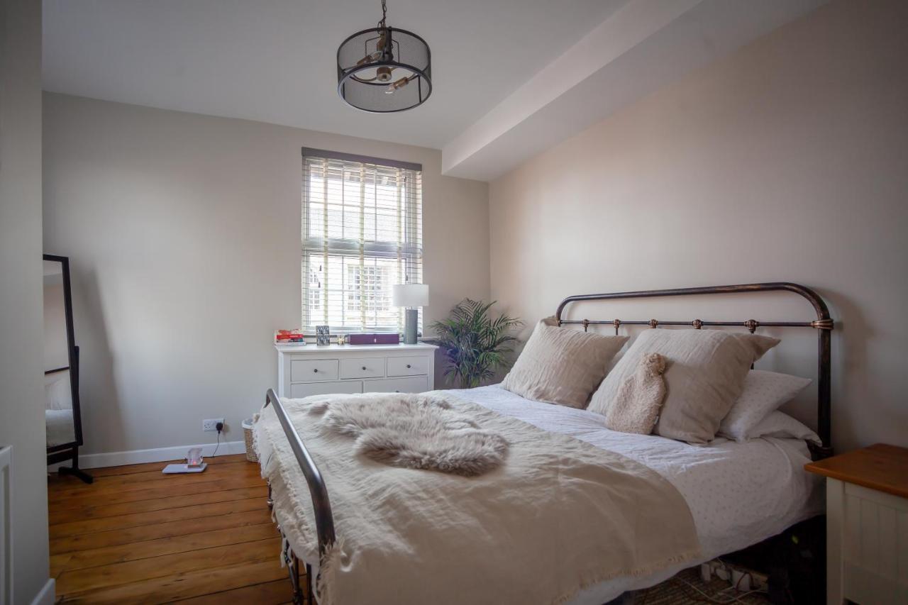 Hereford City - St Owens Terrace - Comfortable & Spacious Well Presented Three Storey House, Perfect For A Weekend Away & Exploring The City On Foot - Hosted By Rentmyhouse المظهر الخارجي الصورة